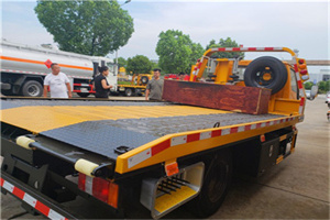 上街区附近拖车电话号码服务